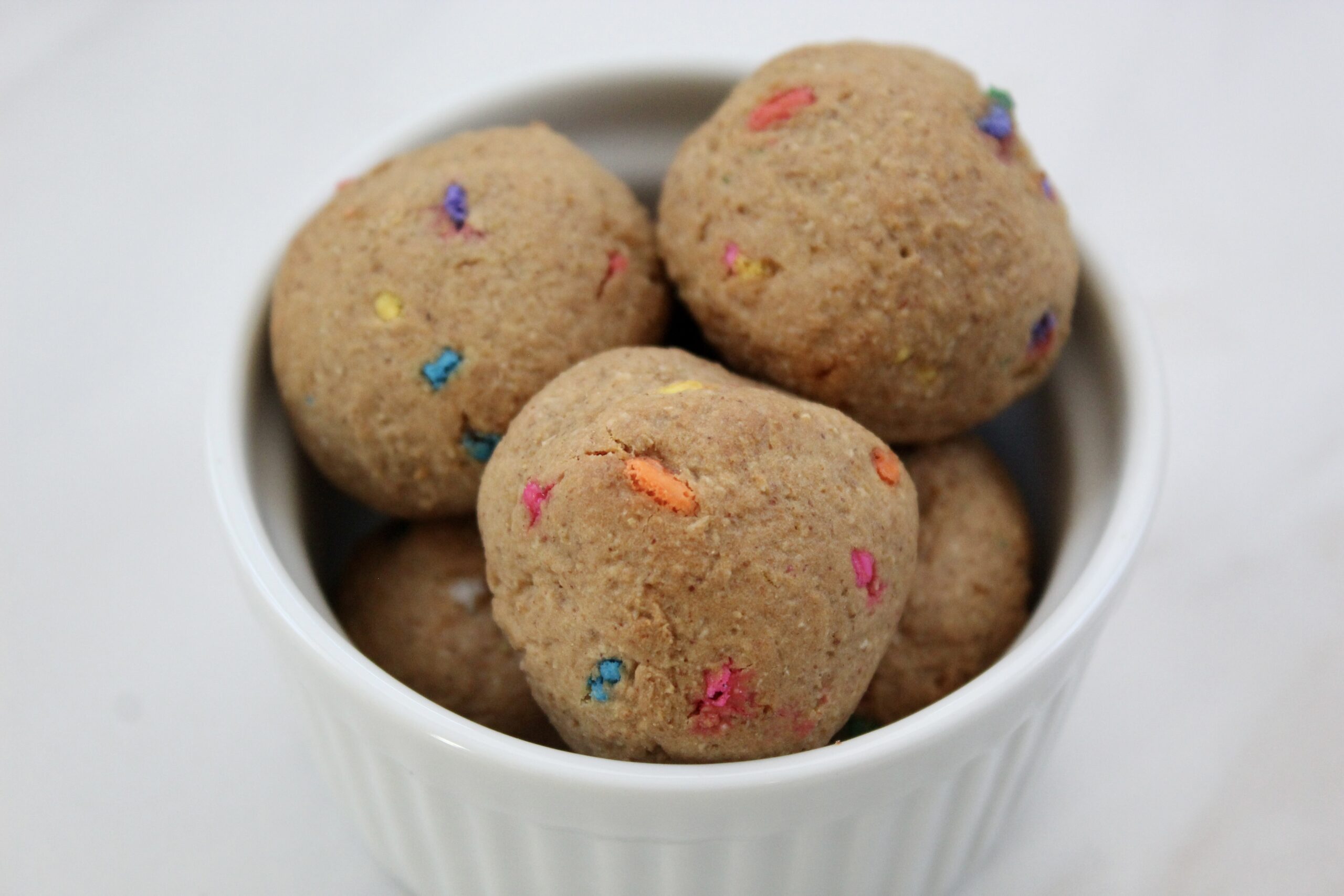 Birthday Cake Protein Balls ~ Easy No-Bake Recipe!