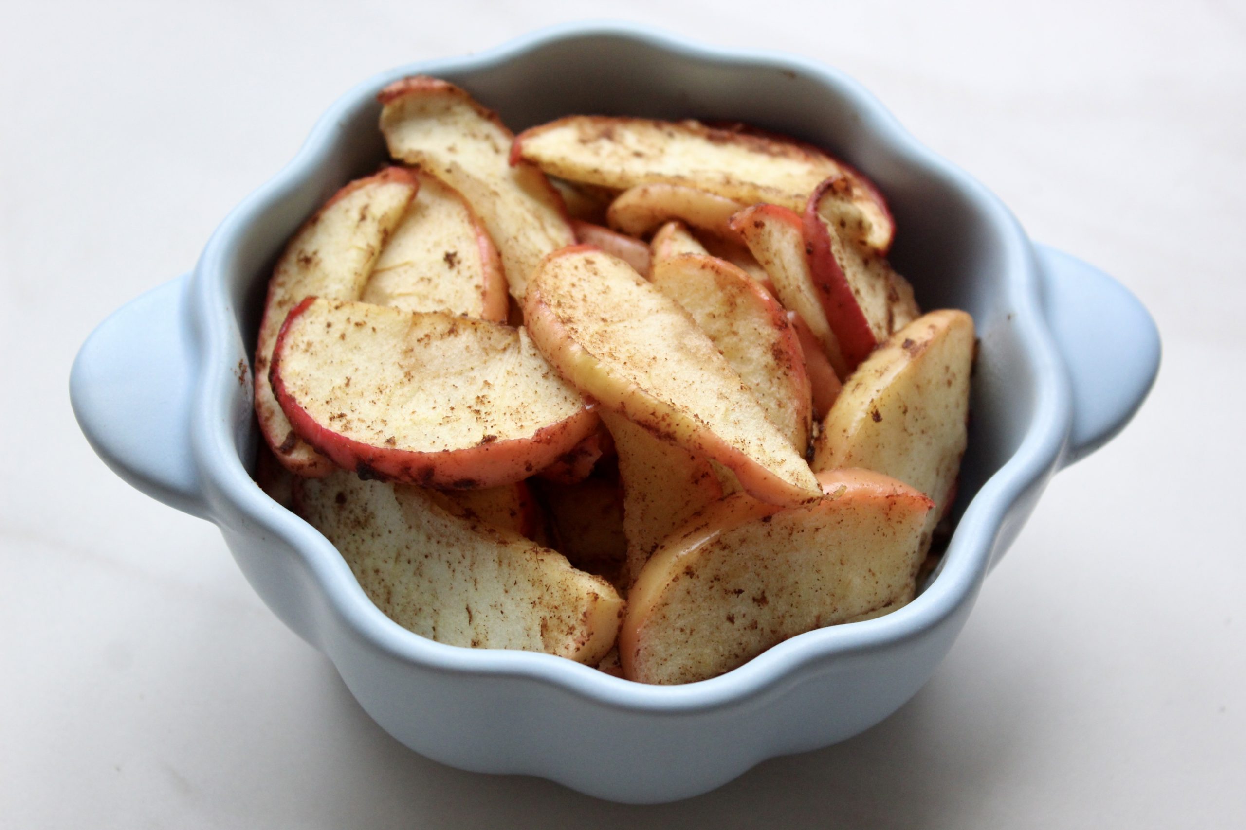 Baked Apple Slices {No Added Sugar} - Healthy Recipes Blog